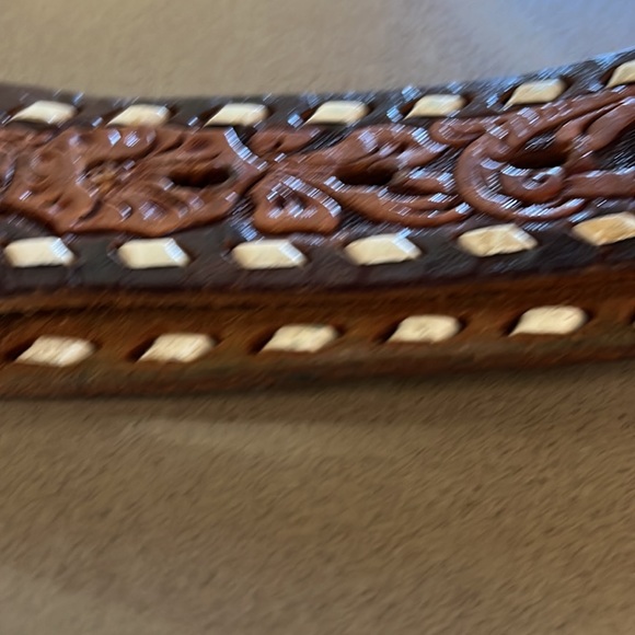 Vintage Comstock silversmiths buckle with custom made hand laced leather belt - Picture 12 of 16